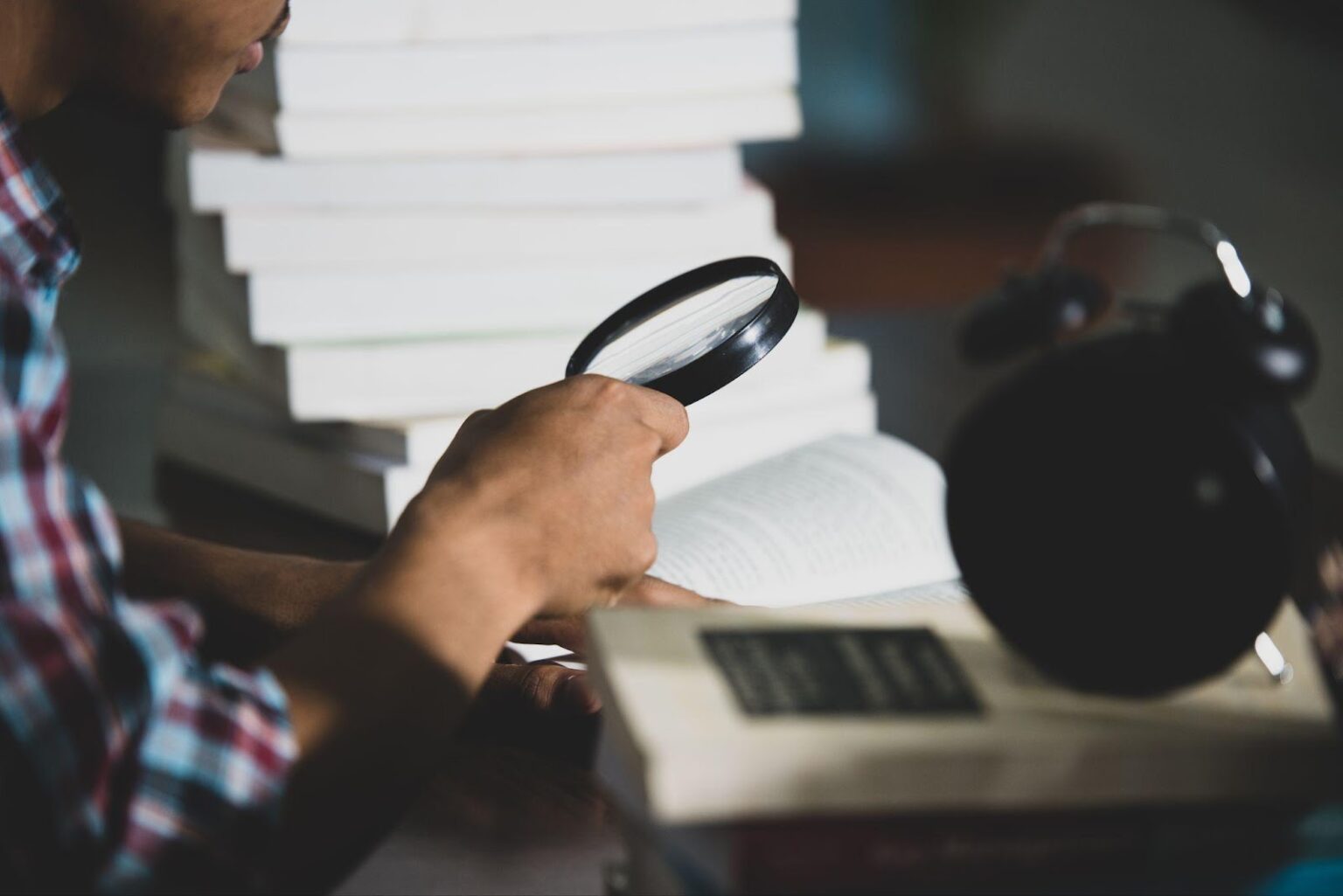 Essential USA Witness Knowledge for Understanding Trial Evidence